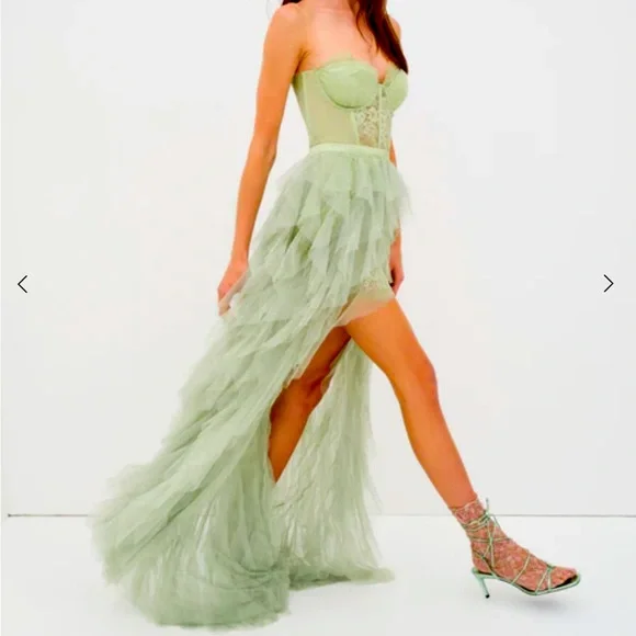 green for love and lemons dress For love & lemons 'Rosalyn' Maxi in Green – HONEY HIRE BOUTIQUE main image 0